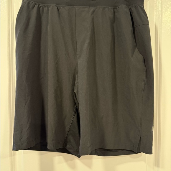 Lululemon T.H.E. linerless short 9” inseam - Picture 3 of 3